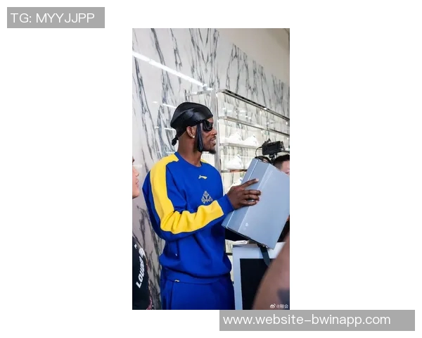 巴特勒亮相旧金山新鞋发布会小老弟库明加亲临助阵支持 巴特勒亮相旧金山新鞋发布会小老弟库明加亲临助阵支持